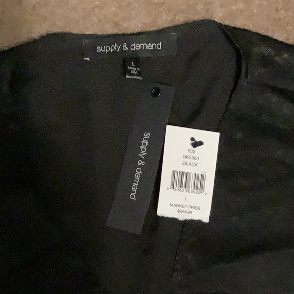 Supply and Demand Jumpsuit Sz L - Picture 4 of 6